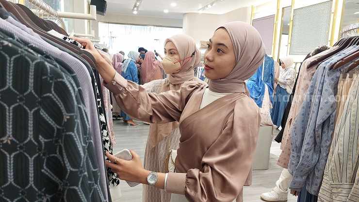 Bidik Pencinta Fashion Casual, Butik Kami Buka di Surabaya