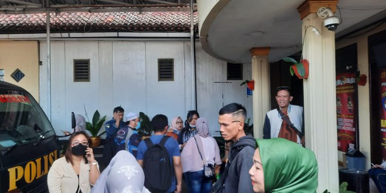 Ratusan Warga Sukabumi Kena Tipu Koperasi Berkedok Investasi