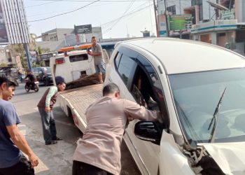 Kecelakaan Maut Terjadi di Jalan Otista Sukabumi, Minibus Tabrak Tembok Hingga Sopir Tewas