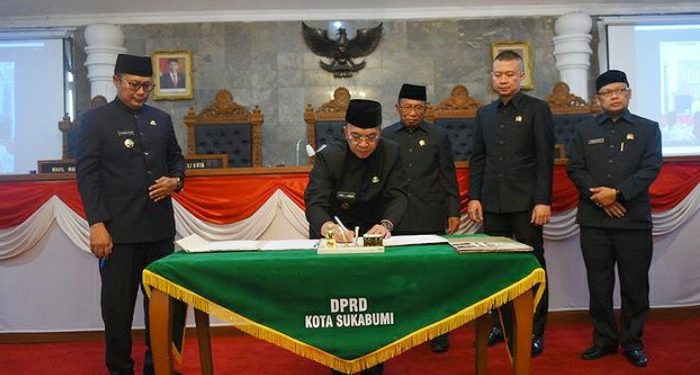 Sah, Raperda Retribusi Pajak dan APBD Perubahan Kota Sukabumi Menjadi Perda