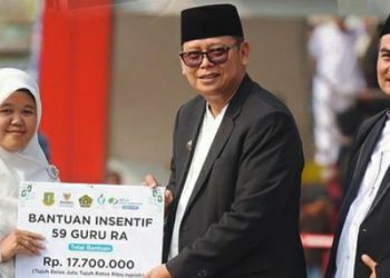 Momentum HSN 2023, Baznas Kota Sukabumi Serahkan Bantuan 186 Guru MDTA