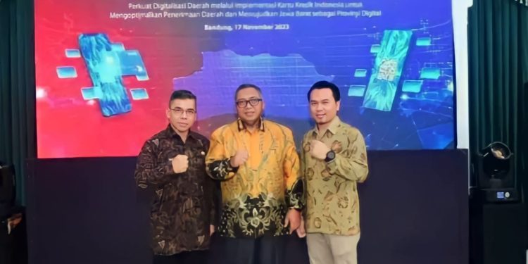 Bupati Sukabumi Hadir Pada Meeting Percepatan dan Perluasan Digital di Jabar