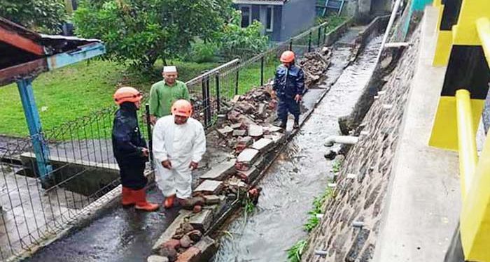 Talud di Gunungpuyuh Ambruk, DPUTR Kota Sukabumi Gerak Cepat Carikan Solusi