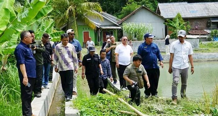 Wabup Sukabumi Monitoring Pembangunan Program Pamsimas HAMP di Desa Buanajaya