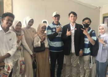 Anggota DPRD Kota Sukabumi Fraksi Partai Gerindra, Galuh Naufal Munawar, dan bacalon Wakil Wali Kota, Dida Sembada, bersama sejumlah anggota Tidar atau sayap Partai Gerindra.