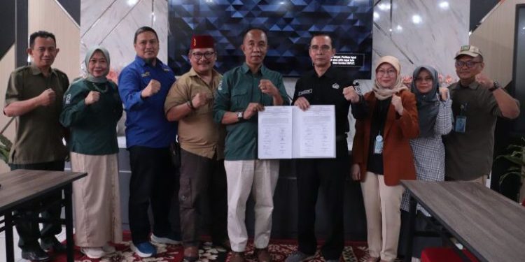 Bappeda Kota Sukabumi mengadakan FGD dengan tema penurunan angka kemiskinan yang dihadiri Pj Sekda, Hasan Asari.