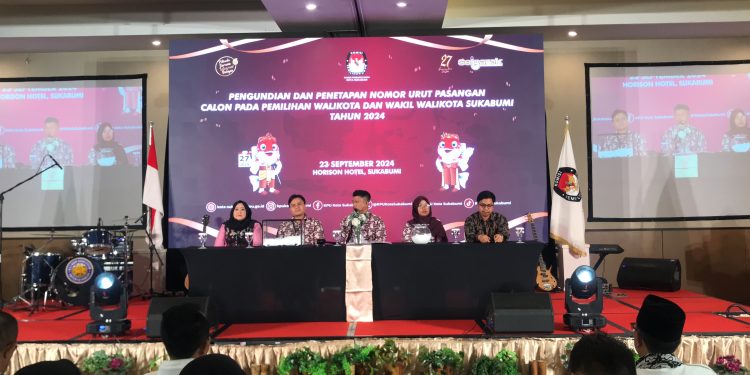 KPU Kota Sukabumi melaksanakan rapat pleno terbuka pengundian dan penetapan nomor urut paslon pada pemilihan Walikota dan Wakil Walikota Sukabumi yang digelar di salah satu hotel di Jalan Siliwangi, Kecamatan Cikole, pada Senin (23/9/2024).