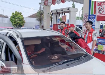 Ilustrasi pengisian BBM di salah satu SPBU di Kota Sukabumi. Foto: Istimewa.