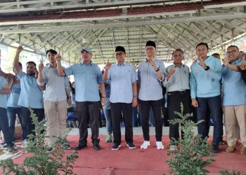 Paslon Wali Kota-Wakil Wali Kota Sukabumi nomor urut 1, Achmad Fahmi-Dida Sembada dapat dukungan dari Relawan buruh Pratama di Pilkada 2024. Foto: Istimewa.