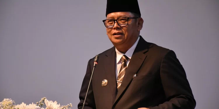 Pj Wali Kota Sukabumi, Kusmana Hartadji, menghadiri Rapat Paripurna Pengucapan Sumpah/Janji Pimpinan DPRD periode 2024- 2029 yang digelar di Kantor DPRD, pada Selasa (15/10/2024). Foto: Dokpim Kota Sukabumi.