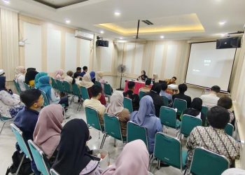 Dinkes Kota Sukabumi melaksanakan monev Apilikasi Sarana Prasarana Kesehatan terhadap klinik. Foto: Istimewa.