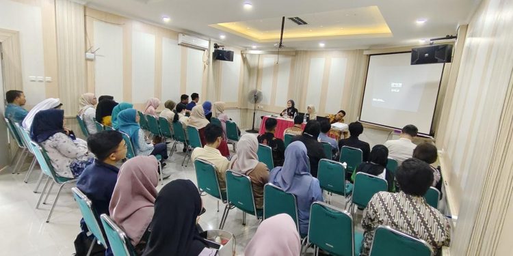Dinkes Kota Sukabumi melaksanakan monev Apilikasi Sarana Prasarana Kesehatan terhadap klinik. Foto: Istimewa.