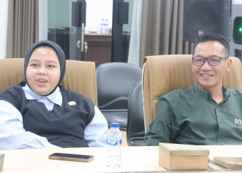 Anggota DPRD Provinsi Jawa Barat Fraksi PKB, Hasim Adnan (kanan).