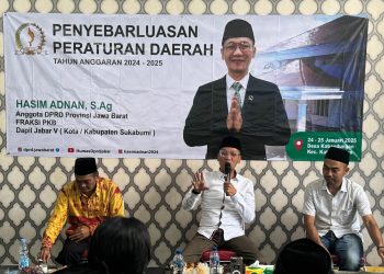 Anggota DPRD Provinsi Jawa Barat Fraksi PKB, Hasim Adnan, saat memberikan sambutan dalam sosialisasi Perda Desa Wisata yang berlangsung di gedung PCNU Kota Sukabumi, pada beberapa waktu lalu.