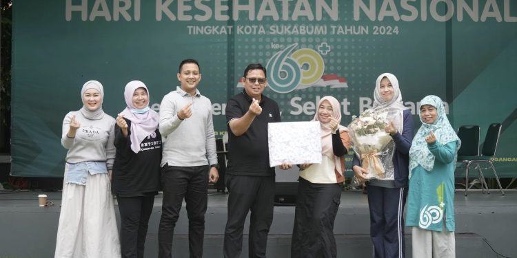 Pj Wali Kota Sukabumi, Kusmana Hartadji, melakukan silaturahmi dengan dengan karyawan dan karyawati Dinas Kesehatan.