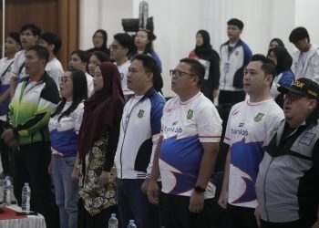 Pj Wali Kota Sukabumi, Kusmana Hartadji, menghadiri pembukaan kejuaraan E-Sport Wali Kota Cup Sukabumi tahun 2025 yang digelar di Gedung Juang 45, pada Kamis (13/2/2025). Foto: Dokpim Kota Sukabumi.
