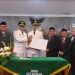 Wali Kota-Wakil Wali Kota Sukabumi, bersama Asda Bidang Administrasi Pemprov Jabar, dan pimpinan DPRD usai melakukan penandatanganan dalam agenda rapat paripurna di kantor DPRD pada Kamis (20/2/2025) kemarin. Foto: Nuria Ariawan/katasukabumi