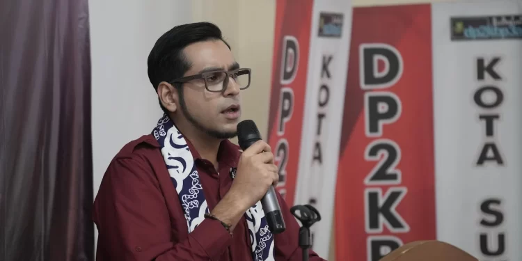 Wakil Wali Kota Sukabumi, Bobby Maulana, saat memberikan arahan dalam FPD DP2KBP3A, pada Selasa (25/2/2025). Foto: Dokpim Kota Sukabumi.
