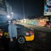 Petugas saat mendatangi TKP perang sarung yang terjadi di Jalan Otista, Kelurahan Tipar, Kecamatan Citamiang, Kota Sukabumi, pada Sabtu (1/3/2025) dini hari. Foto: Humas Polres Sukabumi Kota.