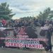 DPC Grib Jaya Kota Sukabumi membagikan ribuan paket takjil kepada masyarakat di Jalan Veteran, tepatnya depan Gedung Juang, pada Minggu (23/3/2025). Foto: Istimewa.
