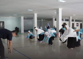 Jemaah haji asal Kota Sukabumi mengikuti kegiatan pembinaan dan pelayanan kesehatan, pada Selasa (15/4/2025) kemarin. Foto: Istimewa.