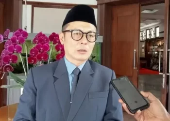 Kepala DPUTR Kota Sukabumi, Sony Hermanto, saat diwawancarai awak media. Foto: Istimewa.