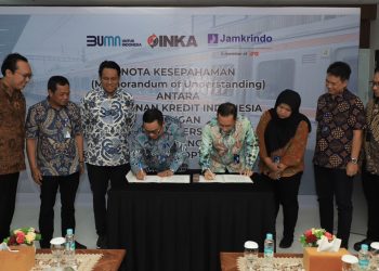 PT Jamkrindo dan PT INKA resmi menandatangani MoU Sinergi BUMN untuk Optimalisasi Bisnis di Gedung PT Jamkrindo, Jakarta, pada Jumat (23/2/2024). Foto: Istimewa.
