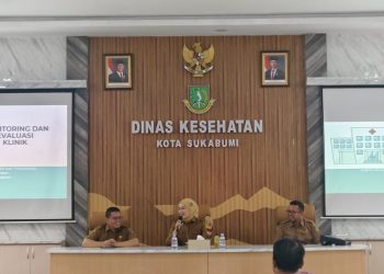 Kabid Yankes Dinkes Kota Sukabumi, dr. Lulis Delawati, menghadiri pertemuan bersama seluruh klinik yang beroperasi di wilayah Kota Sukabumi. Foto: Istimewa.