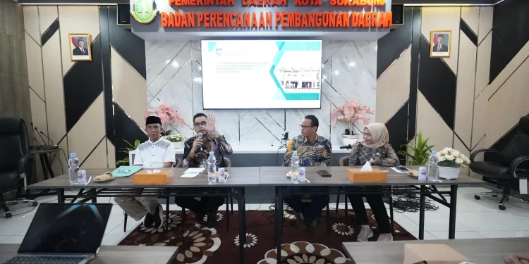 Wakil Wali Kota Sukabumi, Bobby Maulana, menghadiri Sosialisasi Surat Edaran Nomor 400.5.7/1685/Bangda tentang Pelaksanaan Aksi Konvergensi Pencegahan dan Percepatan Penurunan Stunting Tahun 2025. Foto: Humas Pemkot Sukabumi.