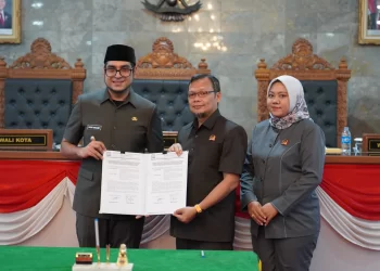 Rapat Paripurna: Pemandangan Umum Fraksi atas Penjelasan Wali Kota Sukabumi Terkait Raperda Penyelenggaraan Peternakan dan Kesehatan Hewan