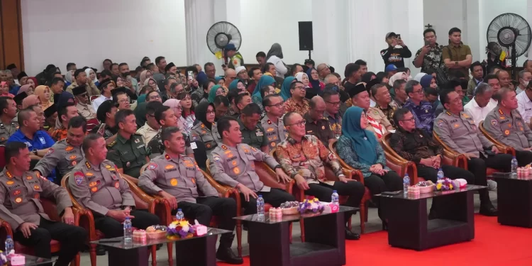 Wali Kota Sukabumi Hadiri Sosialisasi dan Penyuluhan Hukum bagi Aparatur dan Masyarakat
