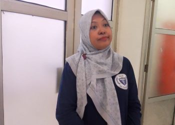 Ketua tim dokter forensik RSUD R Syamsudin SH, dr Nurul Aida Fathya, saat diwawancarai awak media terkait penyebab kematian korban penganiayaan usai dilakukan autopsi, Minggu (3/5). (Nuria Ariawan)