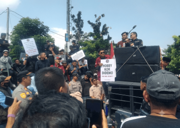 Di Hadapan Massa Aksi, Ketua DPRD Kota Sukabumi Janji Kawal P2RW Hingga Masuk APBD