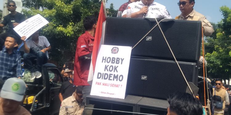 Di Hadapan Massa RT/RW, Raden Koesoemo: Program Pro-Rakyat Harus Dikawal Sampai Tuntas