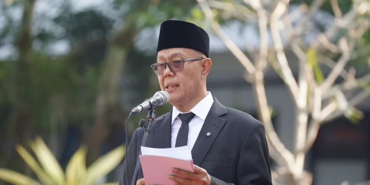 Wali Kota Sukabumi, H. Ayep Zaki, pimpin Upacara Peringatan Hari Lahir Pancasila Tingkat Kota Sukabumi Tahun 2026 di Lapang Apel Setda, Senin (1/6). (Foto: Dokpim Kota Sukabumi)