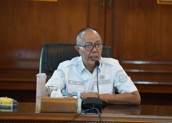 Wali Kota Sukabumi, H. Ayep Zaki, saat menyampaikan arahan dalam agenda Rapat Pimpinan Pemkot Sukabumi yang berlangsung di Oproom Sekretariat Daerah, Rabu (5/8). Foto: Dokpim Kota Sukabumi